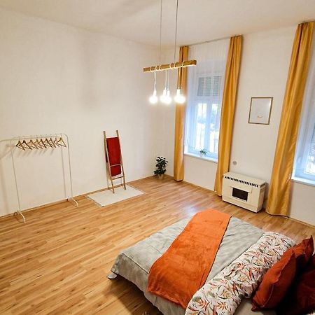 Apartamento Pearl Apartman Győr Exterior foto